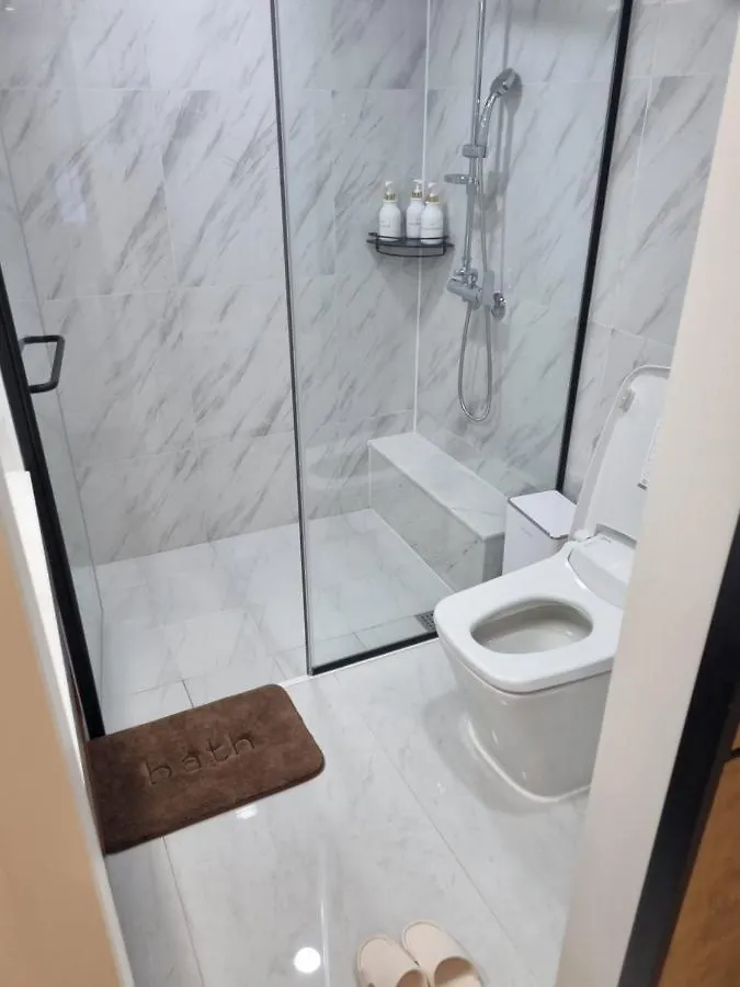 סיאול New Highend Residence Near Nambu Bus Terminal 방1 거실1 더블침대2개 דירה
